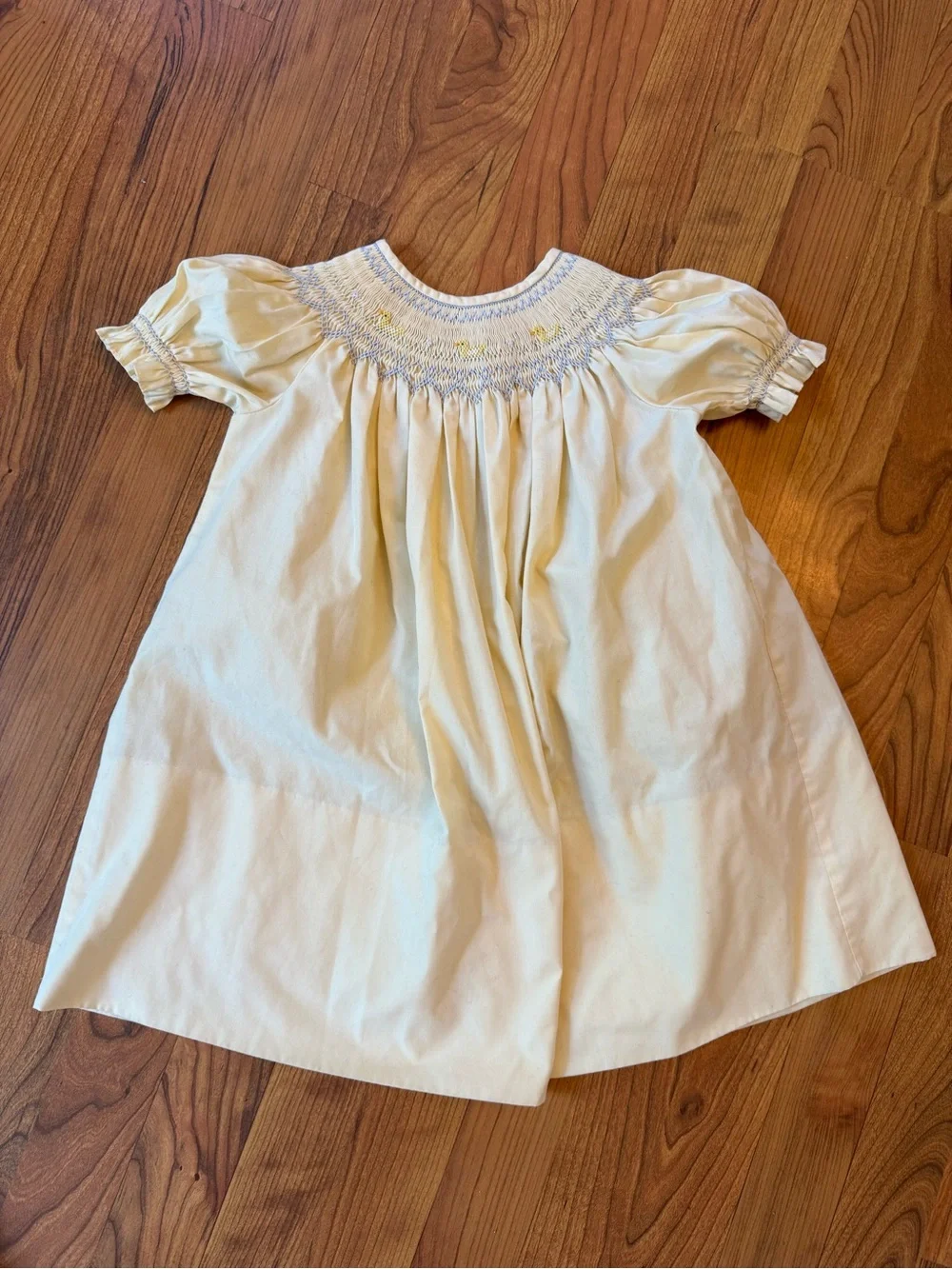 VTG Sweet Pale Yellow Smocked Baby Dress 3T w cute Embroidered Ducks